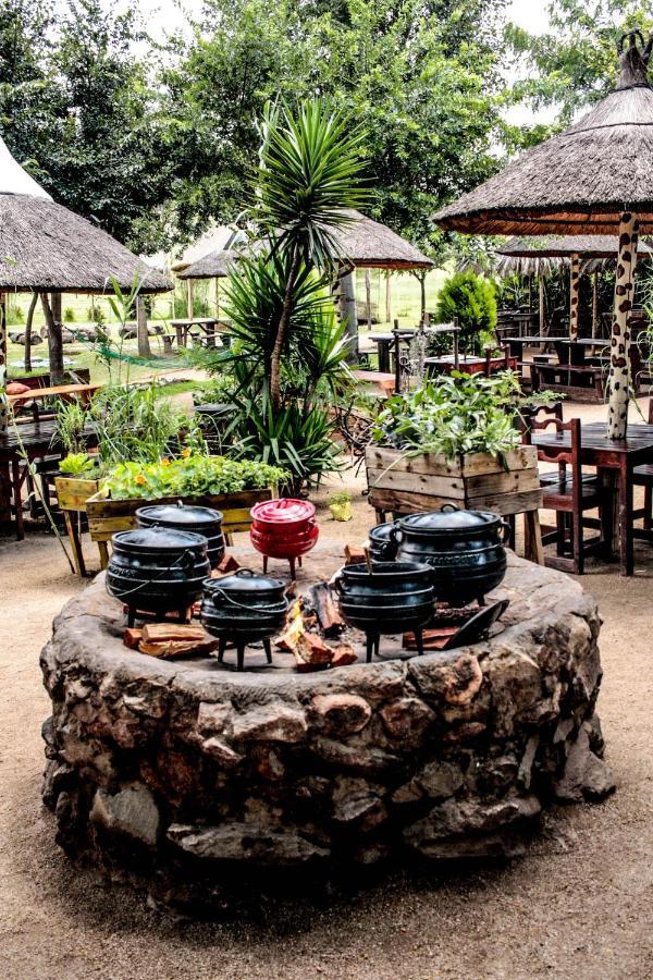 Lebo'S Soweto Backpackers Hostel Bagian luar foto