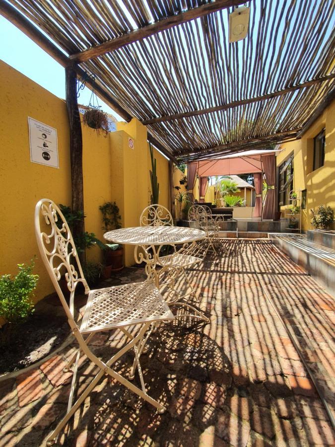 Lebo'S Soweto Backpackers Hostel Bagian luar foto