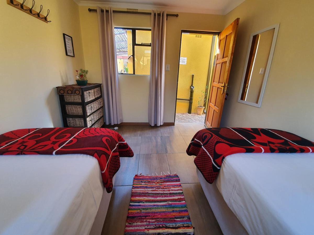 Lebo'S Soweto Backpackers Hostel Bagian luar foto
