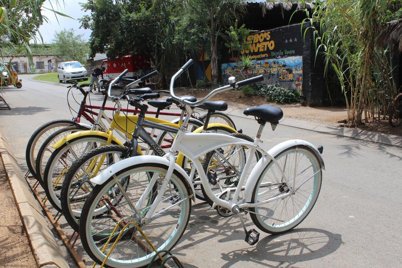 Lebo'S Soweto Backpackers Hostel Bagian luar foto